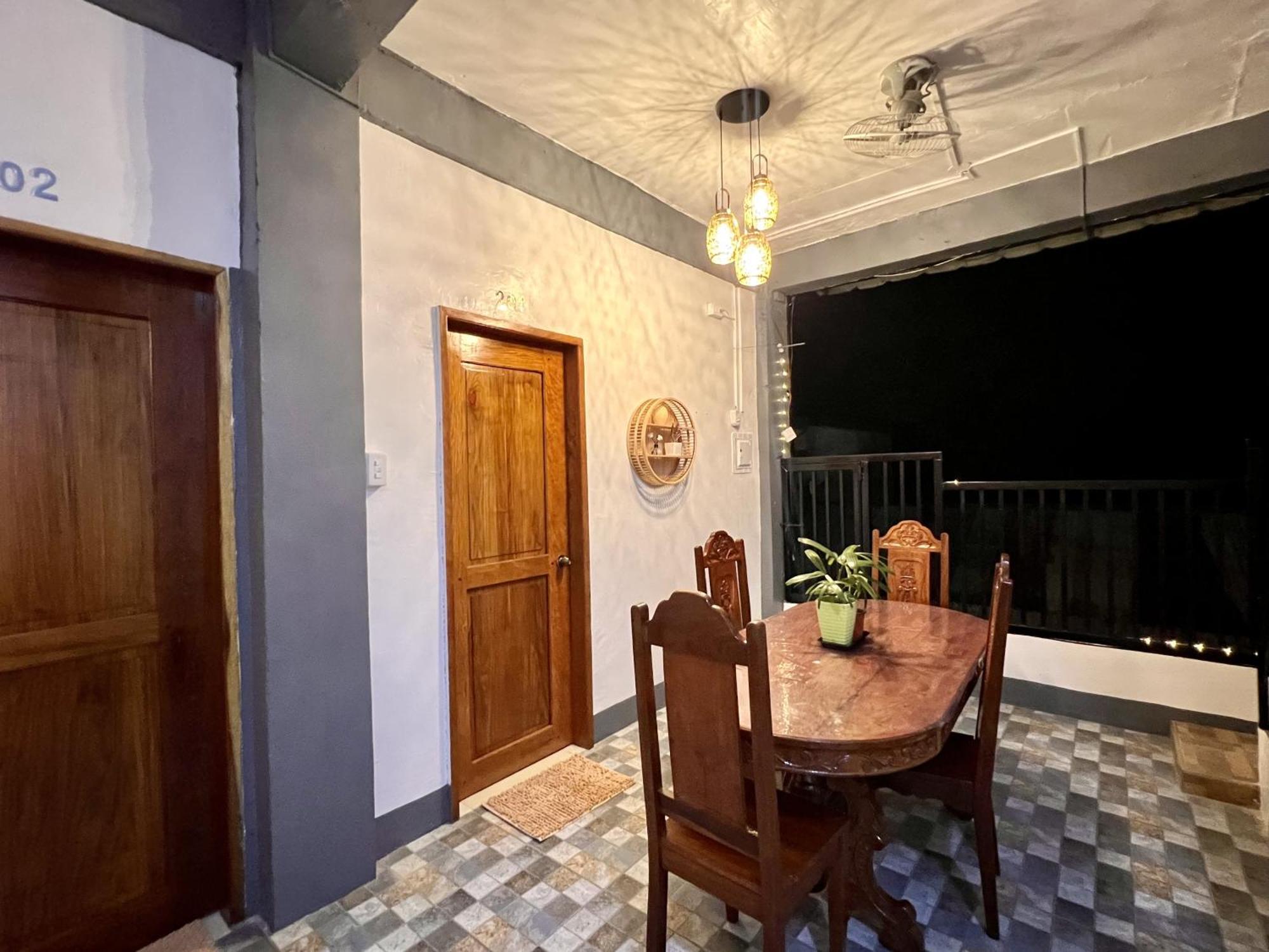 Eighty8 Tourist Inn Coron Dış mekan fotoğraf